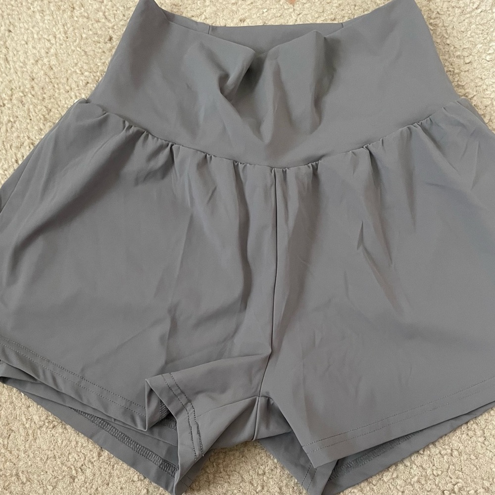 HALARA Women's High-Waisted Gray Shorts